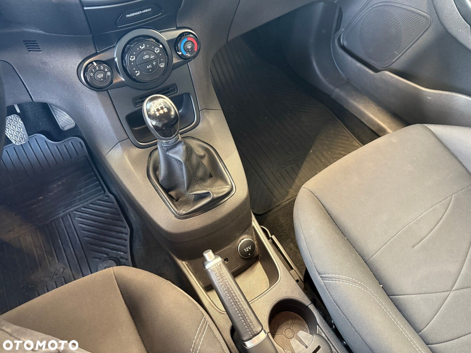 Ford Fiesta - 23