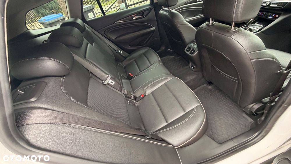 Opel Insignia 2.0 CDTI Ultimate S&S - 17