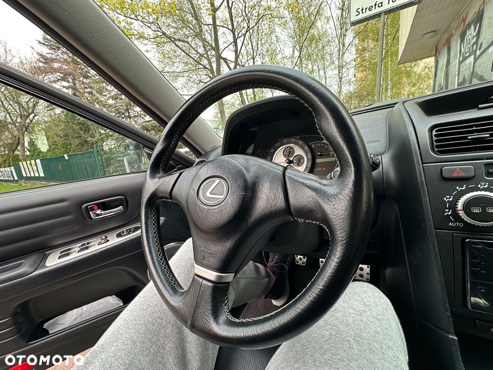 Lexus IS 200 SC Prestige - 23