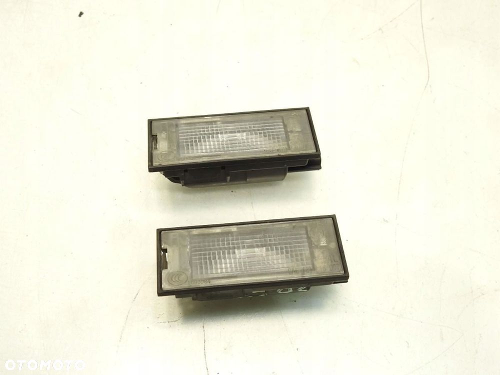 LAMPKA TABLICY REJESTRACYJNEJ RENAULT MEGANE IV - 2