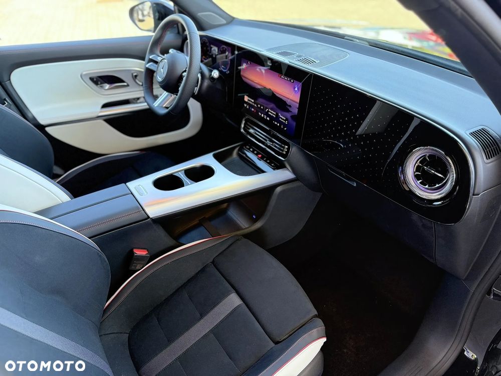 Mercedes-Benz GLB - 29