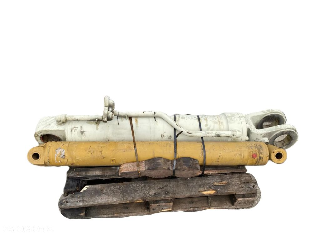 SIŁOWNIK LIEBHERR KOPARKA /ŁADOWARKA - 1