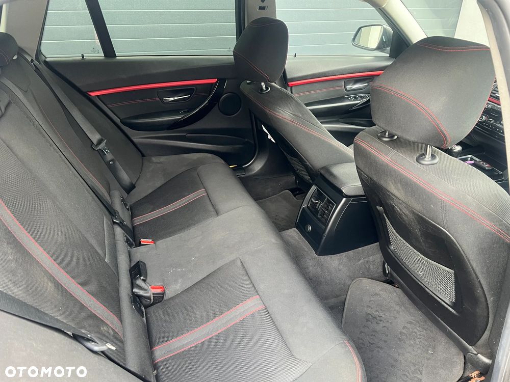 BMW Seria 3 320d Sport Line - 16