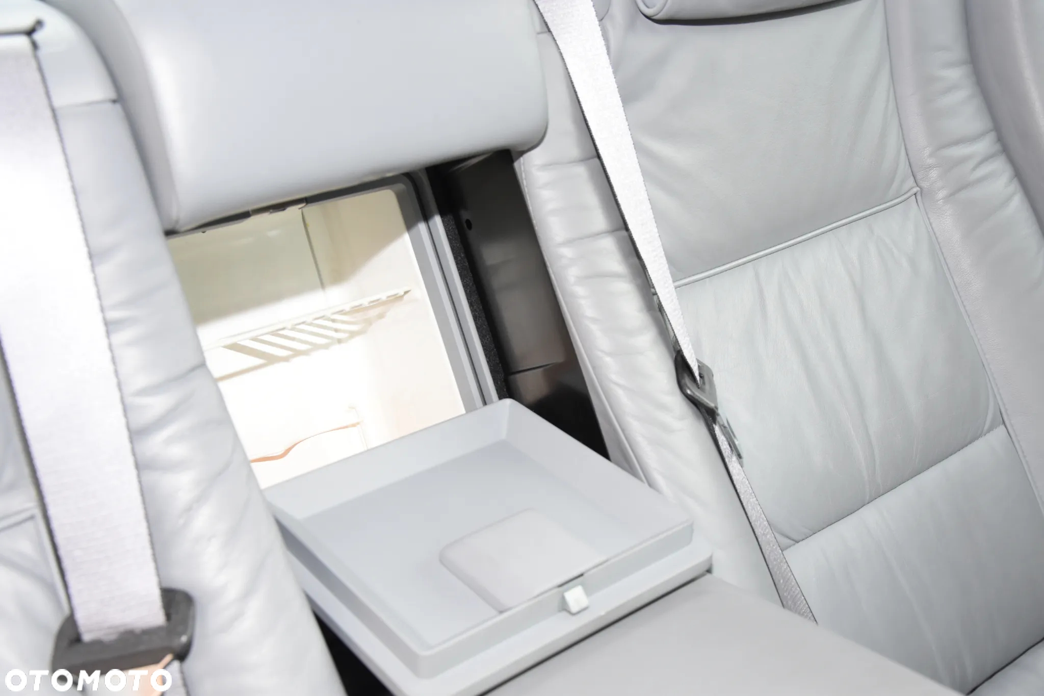 BMW Seria 7 750iL - 28