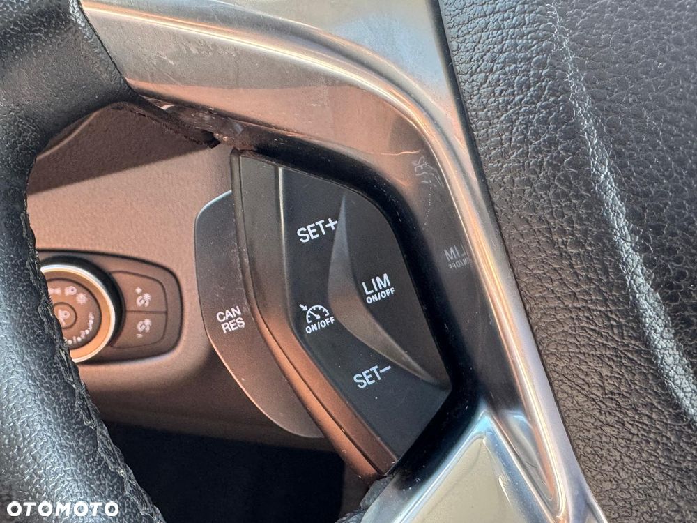 Ford Tourneo Connect 1.0 EcoBoost Start-Stop Titanium - 27