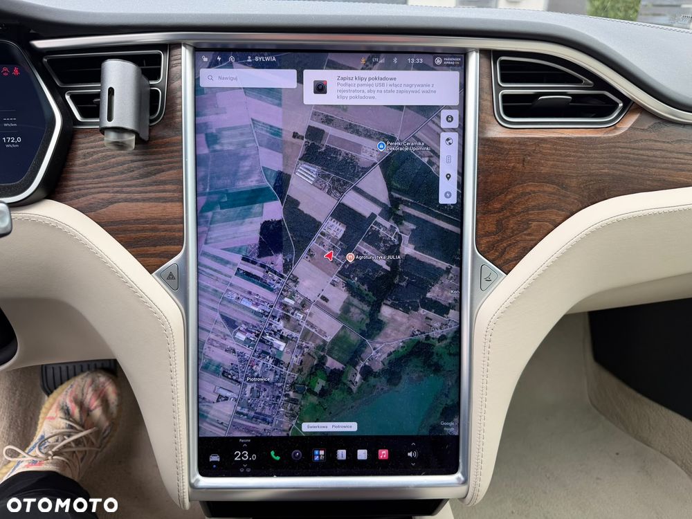 Tesla Model S - 12