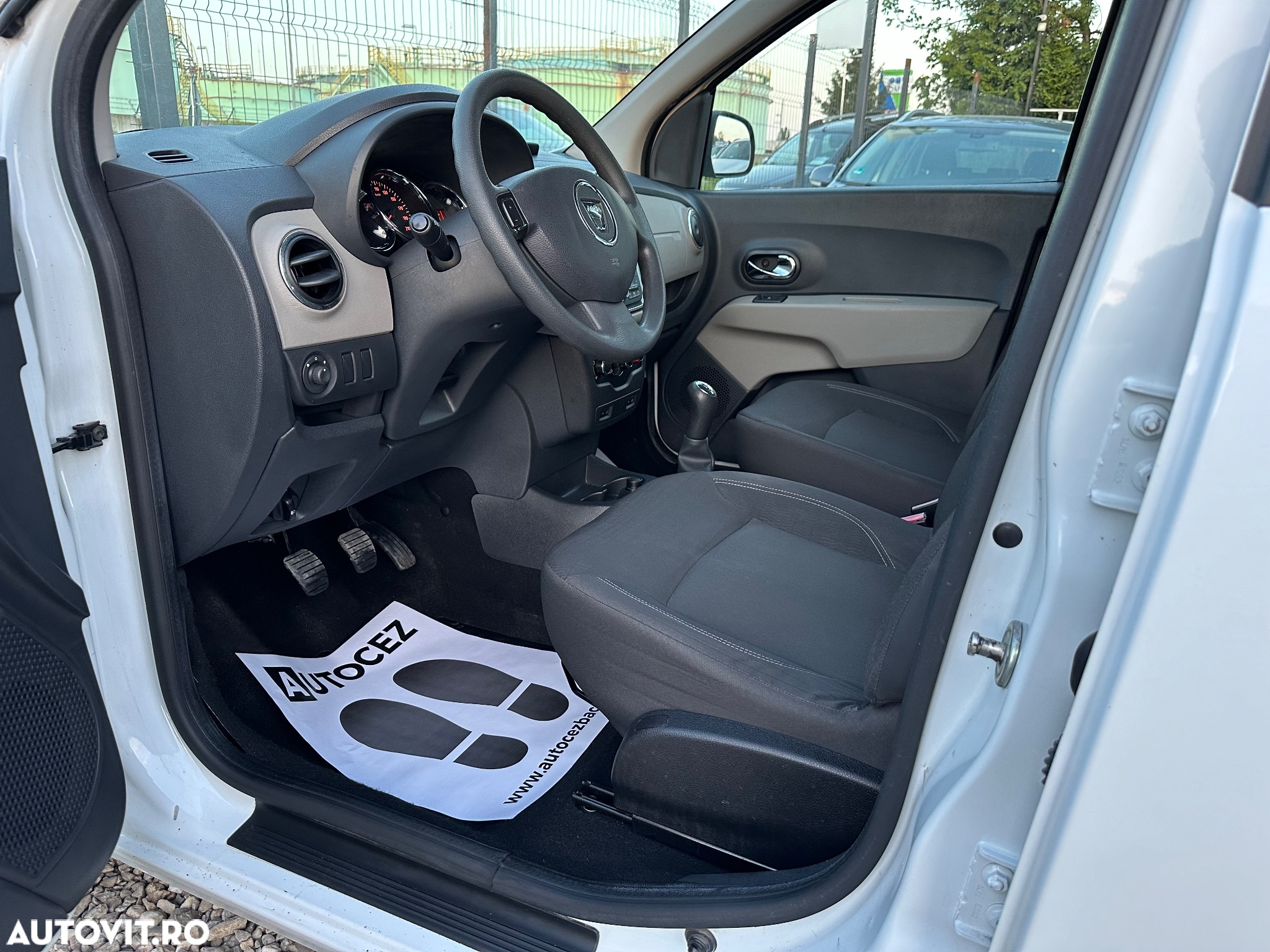 Dacia Lodgy 1.5 dCi Laureate - 12