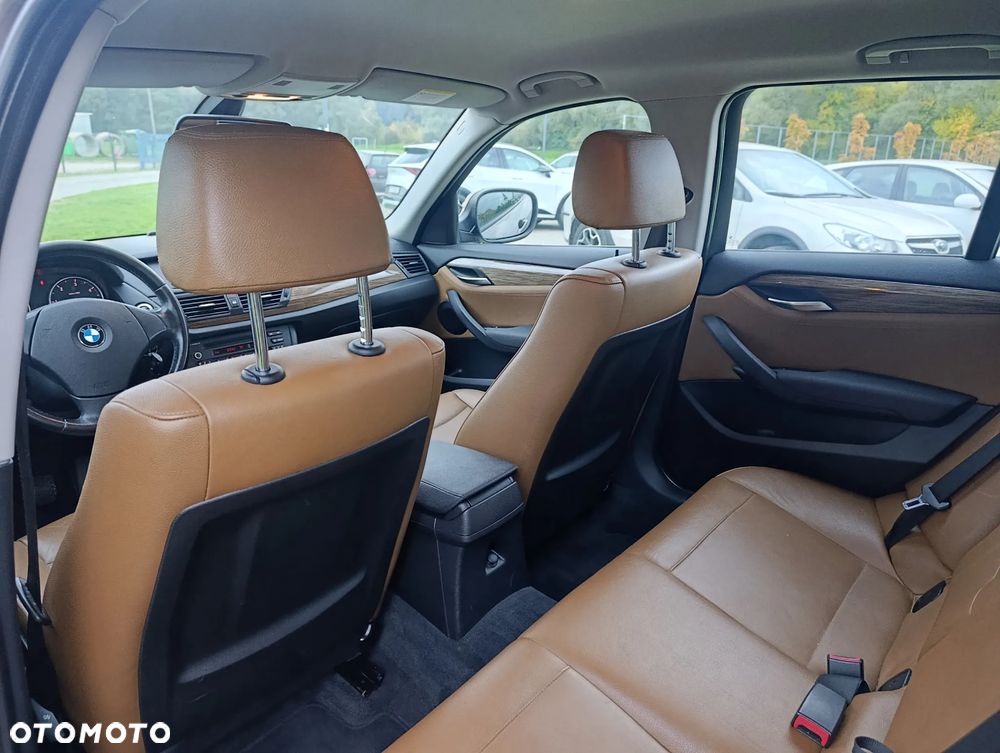 BMW X1 xDrive18d - 15