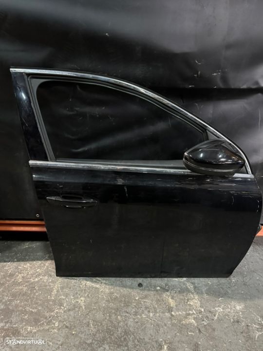 Porta frente direita Peugeot 308 ano 2016 - 1