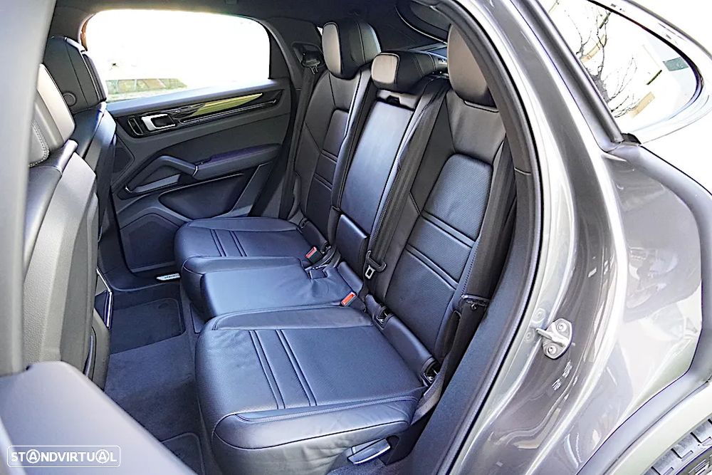 Porsche Cayenne Coupé E-Hybrid - 22