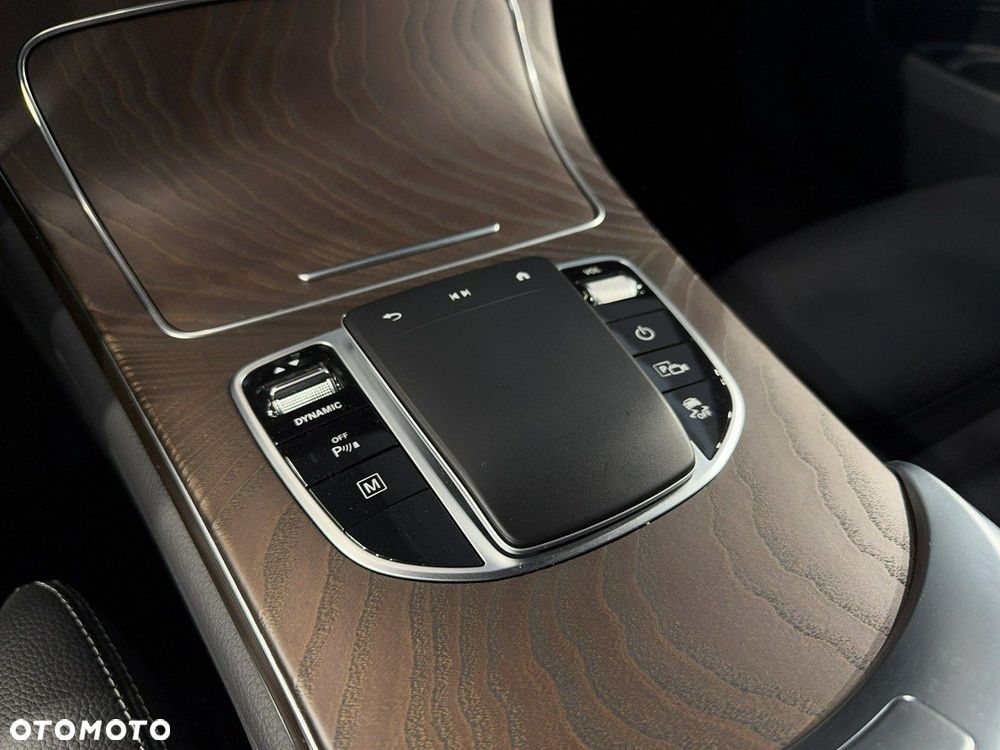 Mercedes-Benz GLC - 26