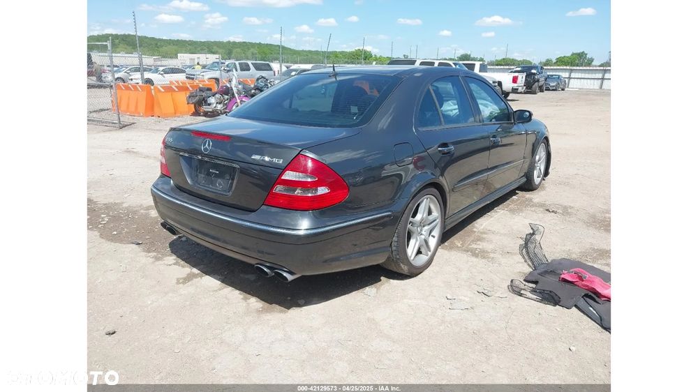 Mercedes-Benz Klasa E 55 AMG - 5