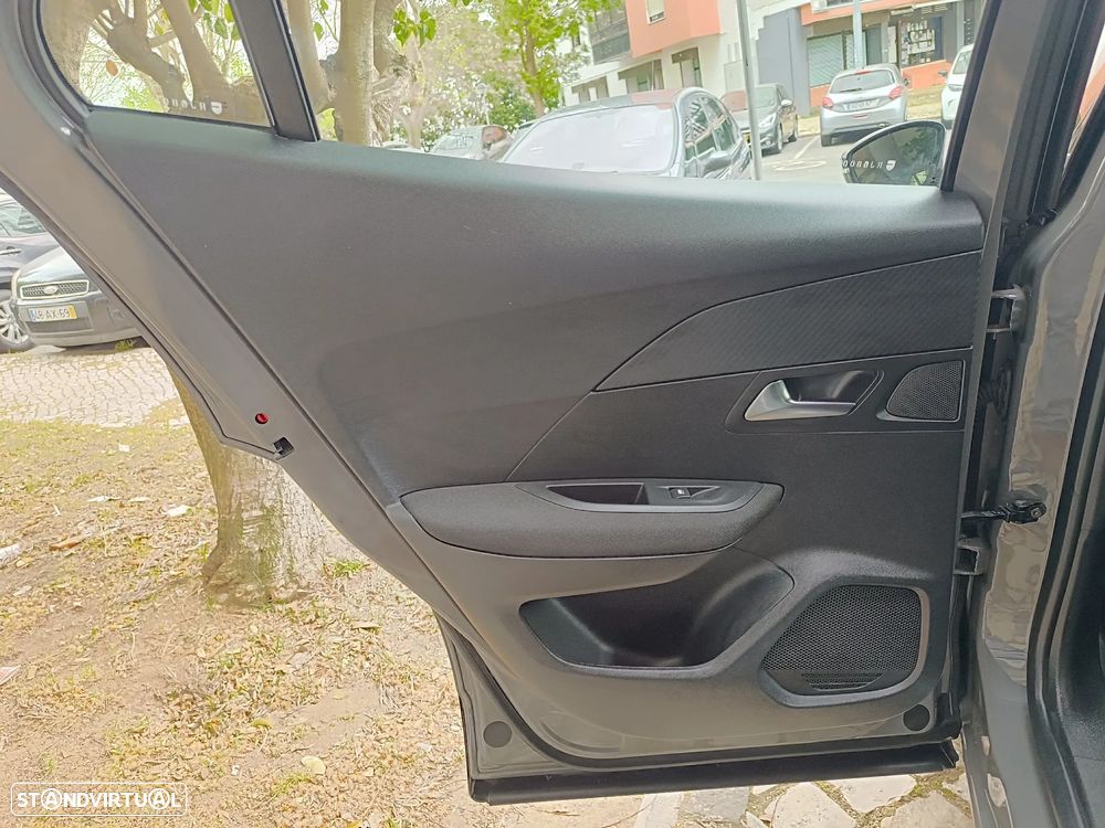 Peugeot 2008 1.2 PureTech Active Pack - 16