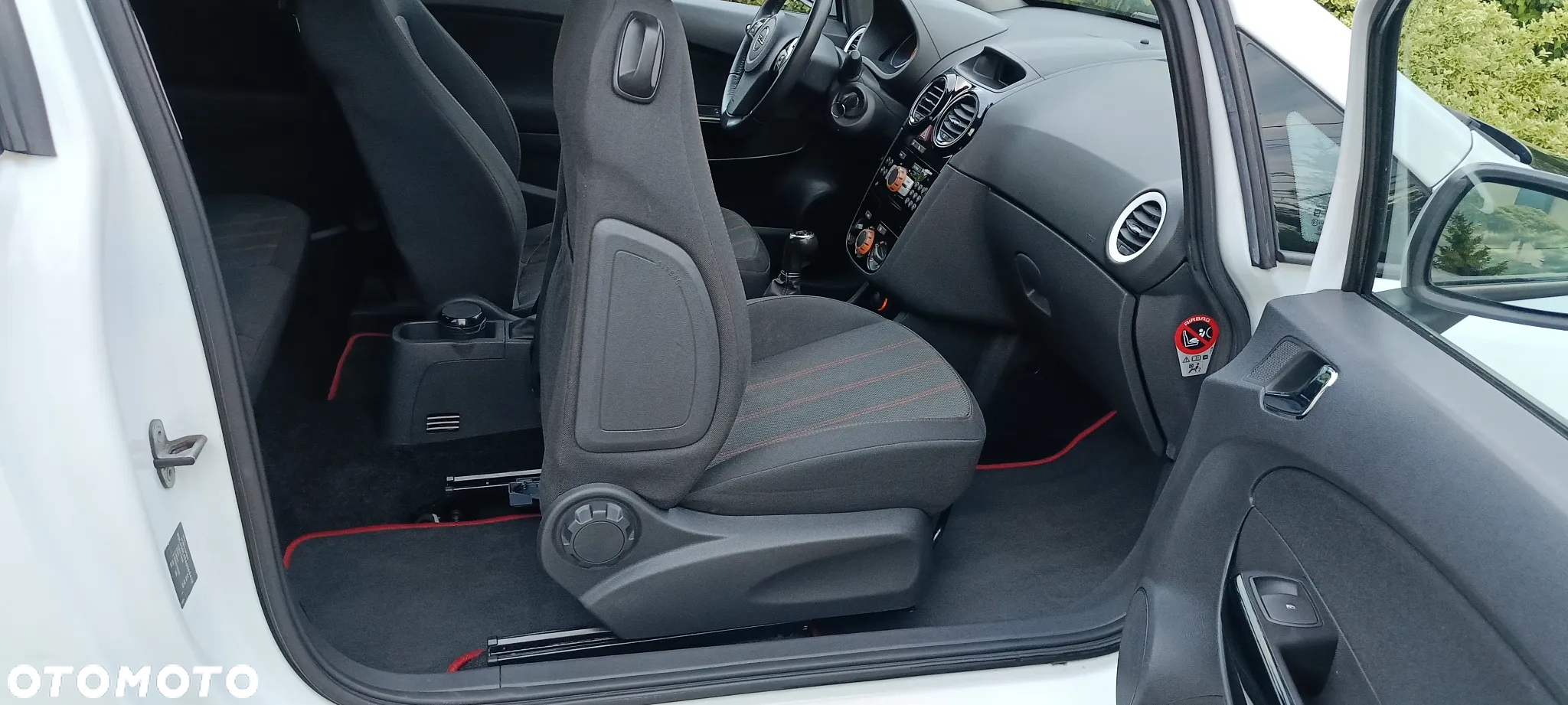 Opel Corsa 1.4 16V Sport - 11