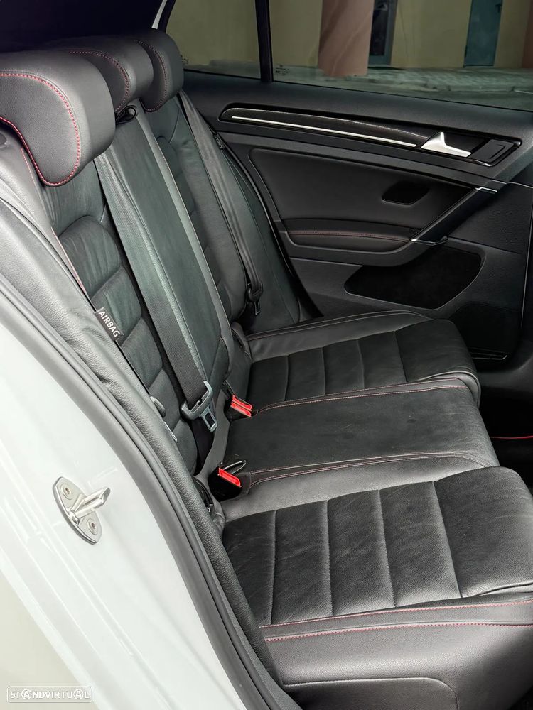 VW Golf 2.0 TSi GTi DSG Performance - 33