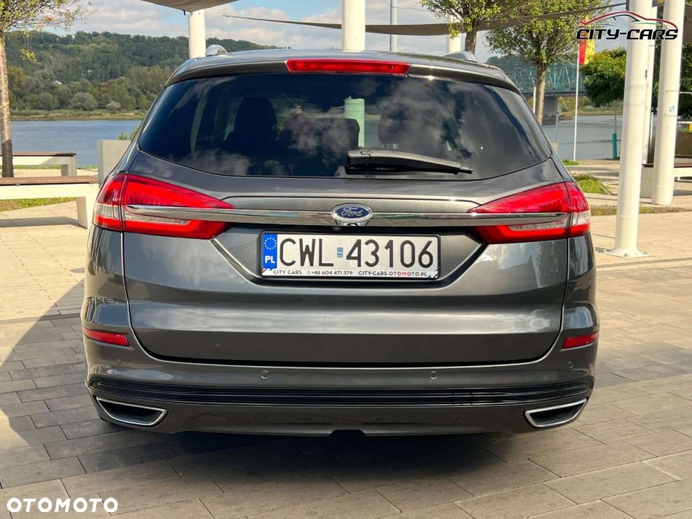 Ford Mondeo - 32