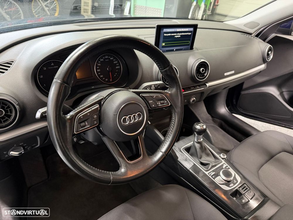 Audi A3 Sportback 1.6 TDI Advance Ultra - 14