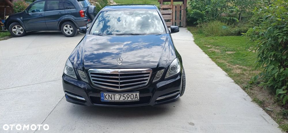 Mercedes-Benz Klasa E 220 CDI BlueEff Avantgarde - 2