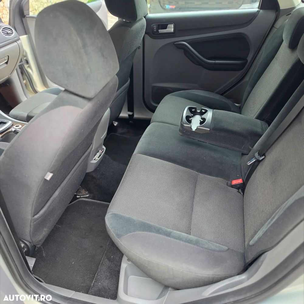 Ford Focus - 7