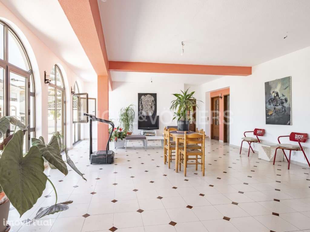 Moradia T7 com grande potencial de investimento - Grande imagem: 4/30