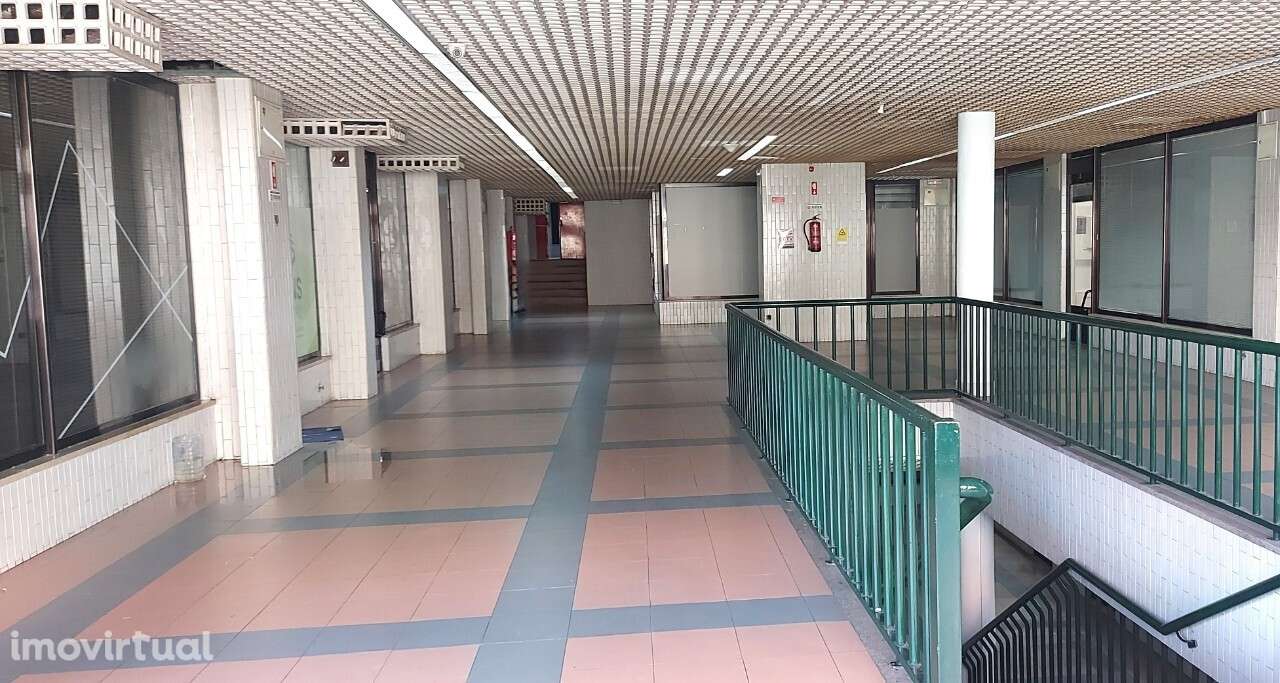 Espaço Comercial no Centro Comercial Académico em Viseu - Grande imagem: 4/20