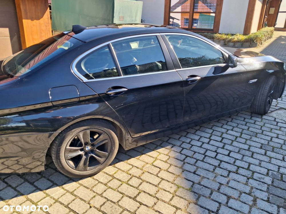 BMW Seria 5 528i xDrive Luxury Line - 8