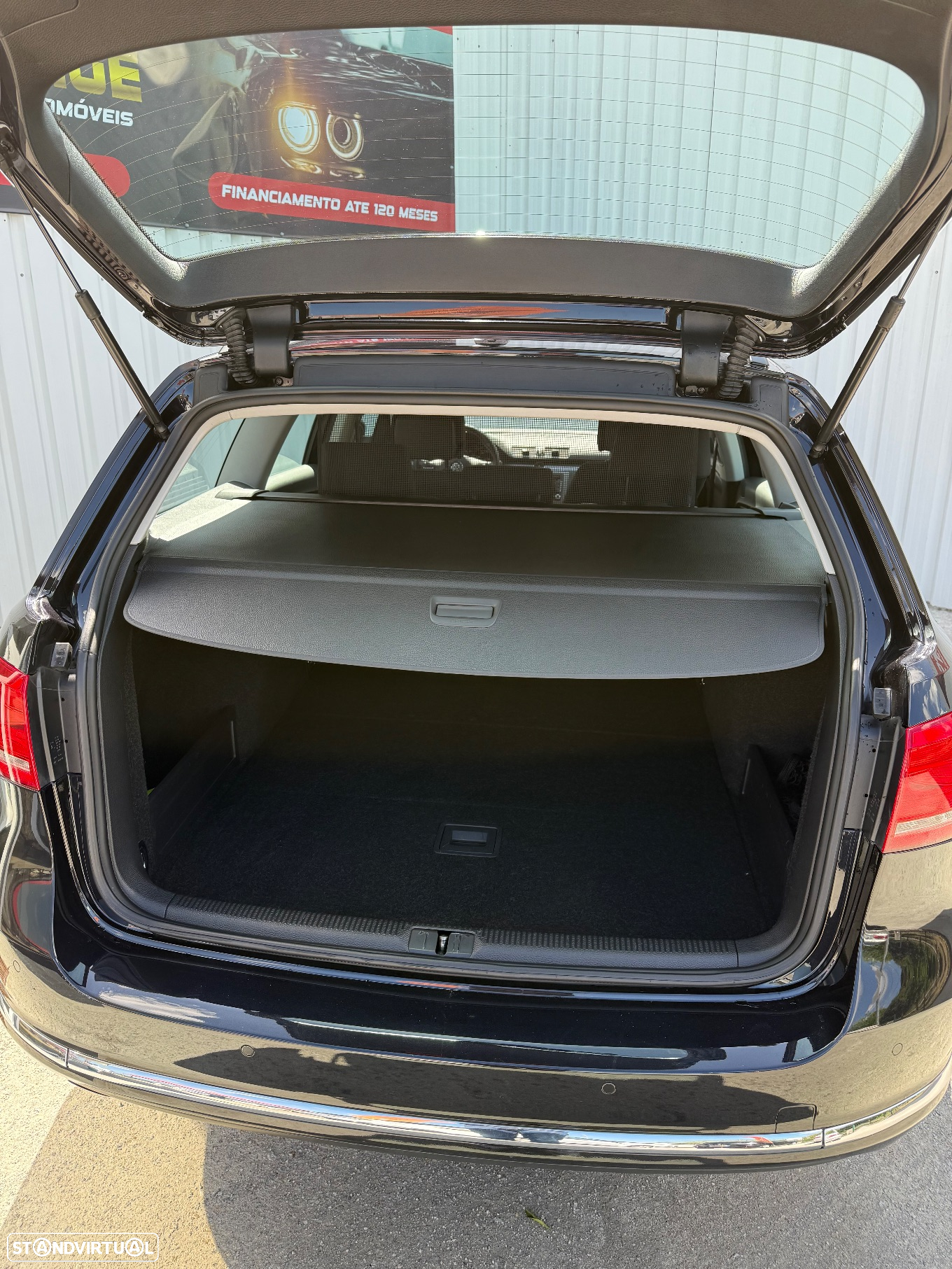 VW Passat Variant 1.6 TDI Confortline Navig - 11