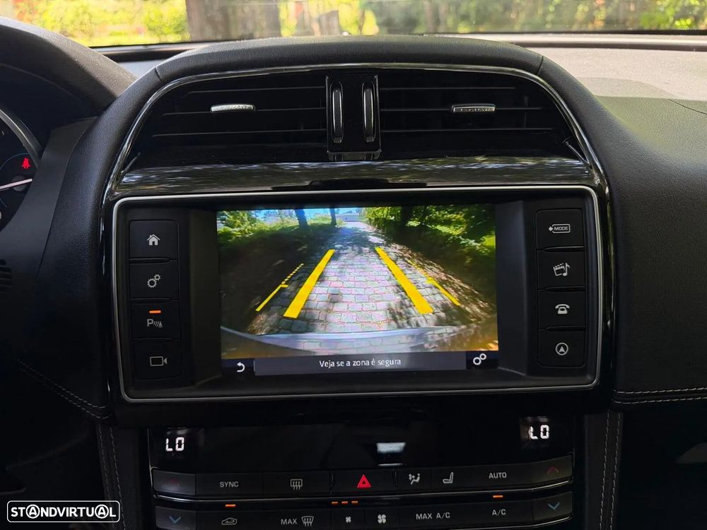 Jaguar F-Pace 2.0 i4D R-Sport AWD Aut. - 16