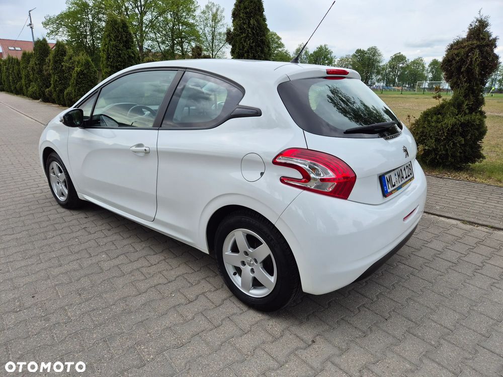 Peugeot 208 - 3