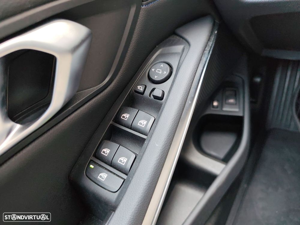 BMW 330 e Pack Desportivo M Pro Auto - 25