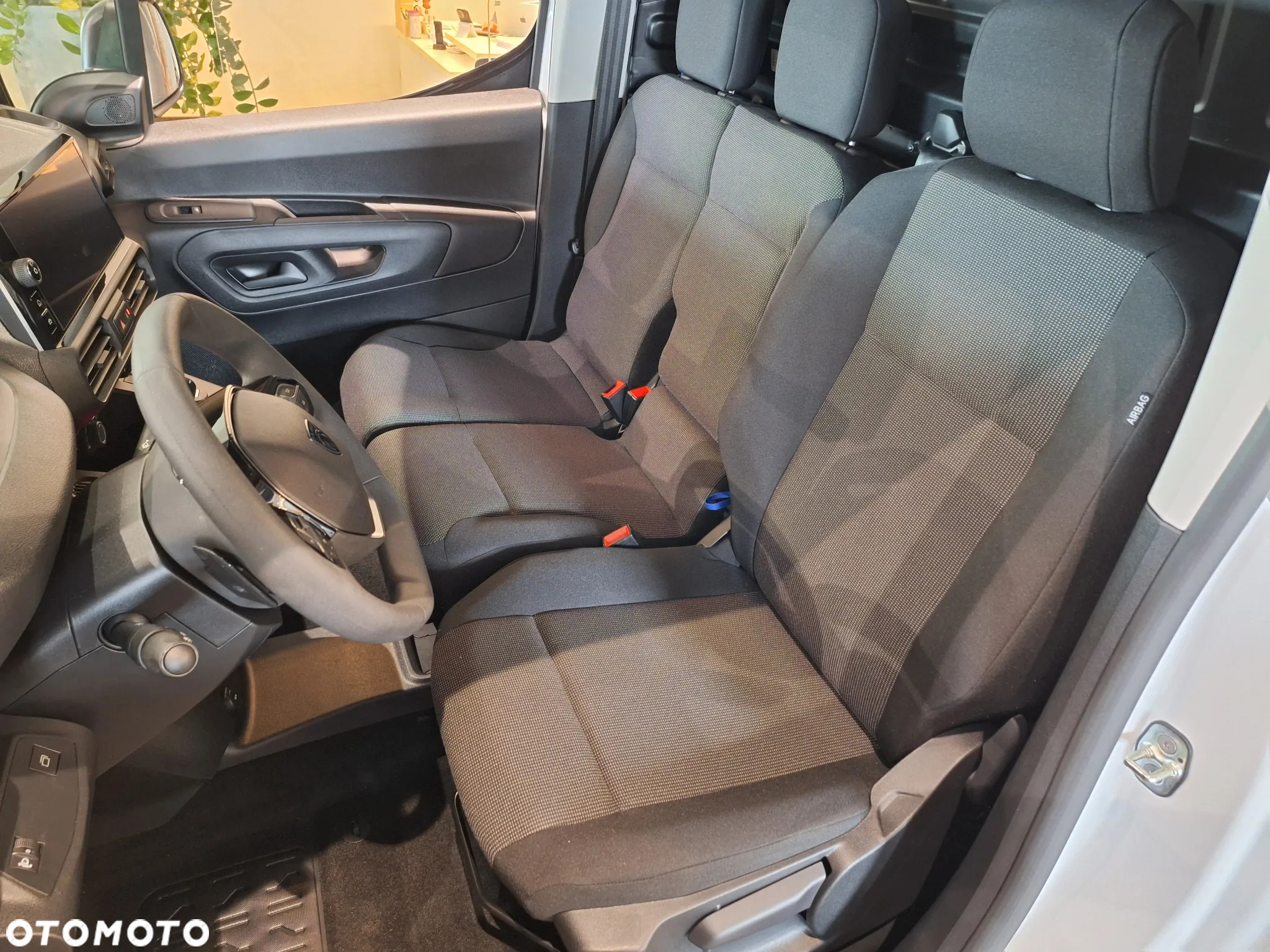 Peugeot Partner Furgon Long 750kg EV 136 KM. zasięg 330 km (akumulator 50 kWh) - 15