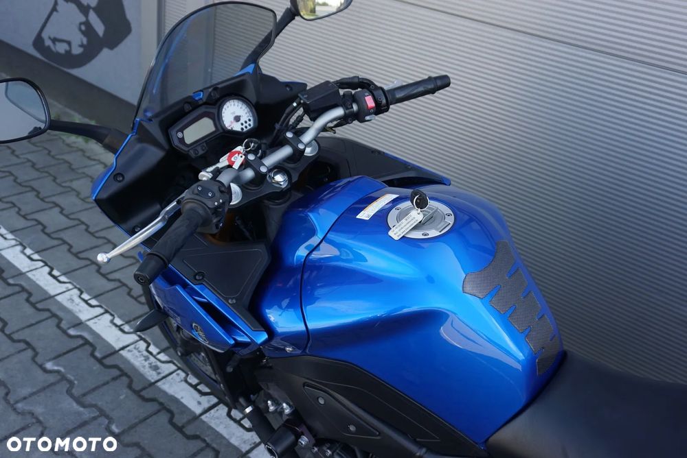 Yamaha FZ8 - 8