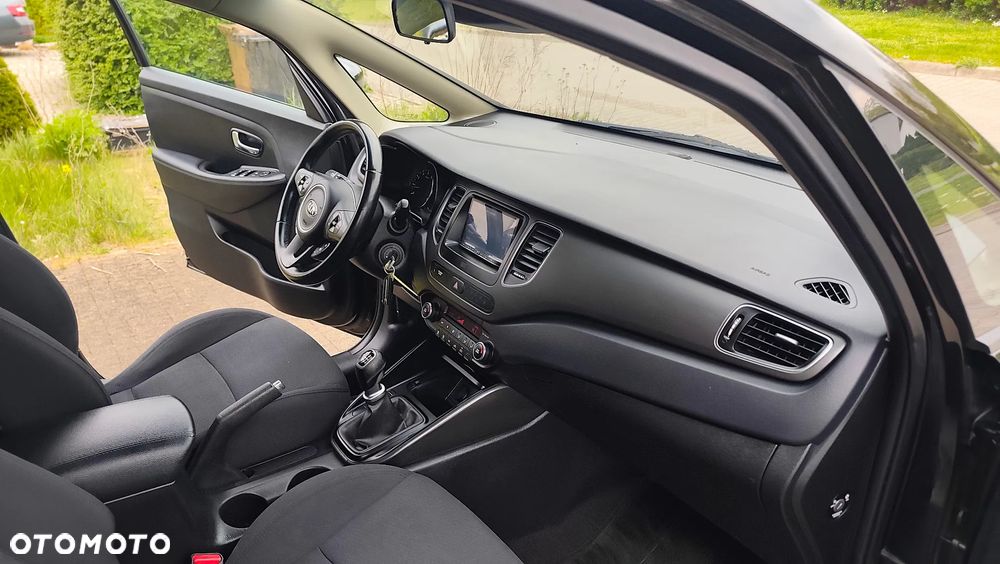 Kia Carens 1.6 GDI Fifa World Cup Edition - 32