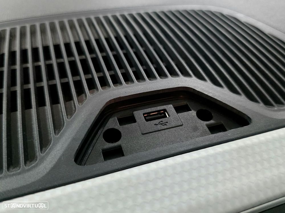 VW Up! 1.0 Move Color - 27