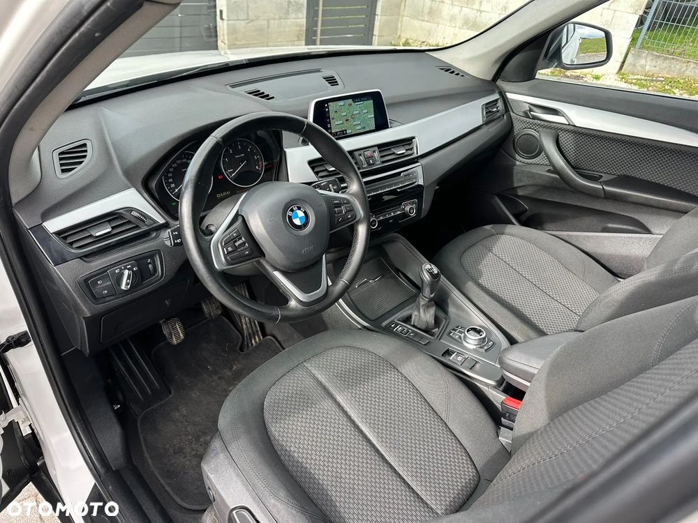 BMW X1 sDrive16d - 11
