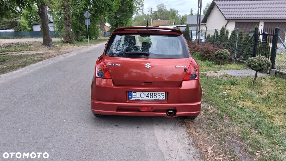 Suzuki Swift 2007 photo 4
