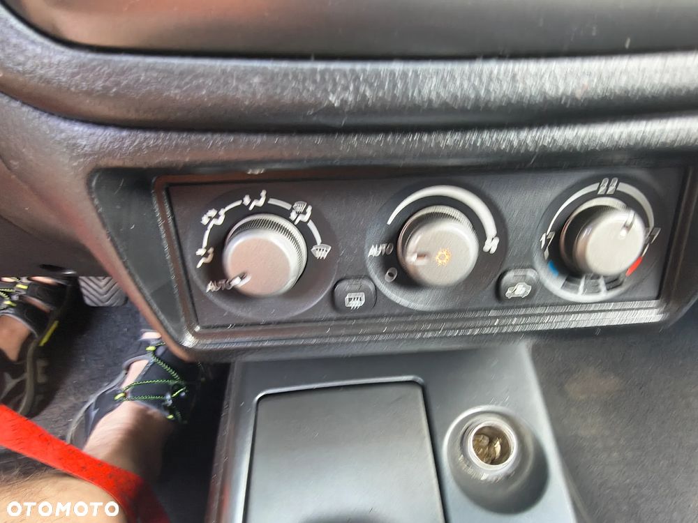 Mitsubishi Lancer 1.6 Invite - 23