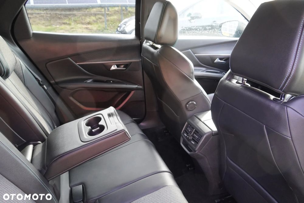 Peugeot 3008 1.5 BlueHDi Allure Pack S&S EAT8 - 17