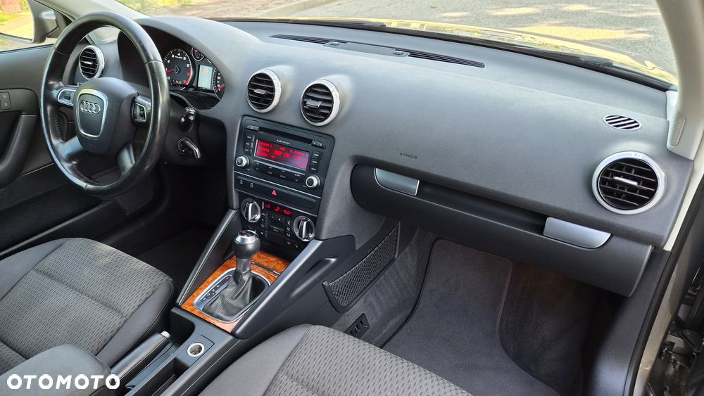 Audi A3 Sportback 1.4 TFSI S tronic Ambiente - 19
