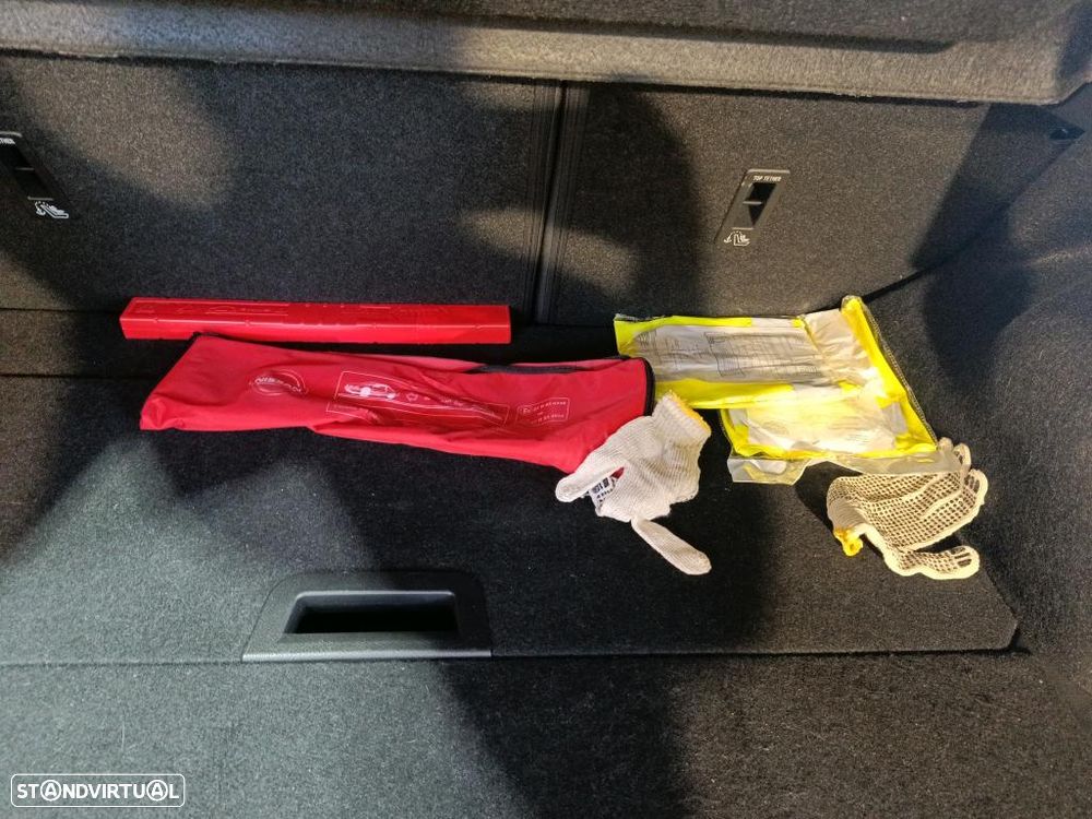Nissan Qashqai 1.5 dCi N-Connecta J18 - 11