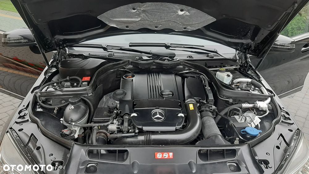Mercedes-Benz Klasa C 180 CGI BlueEFFICIENCY Avantgarde - 35
