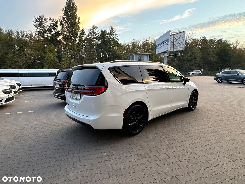 Chrysler Pacifica 2025 photo 3