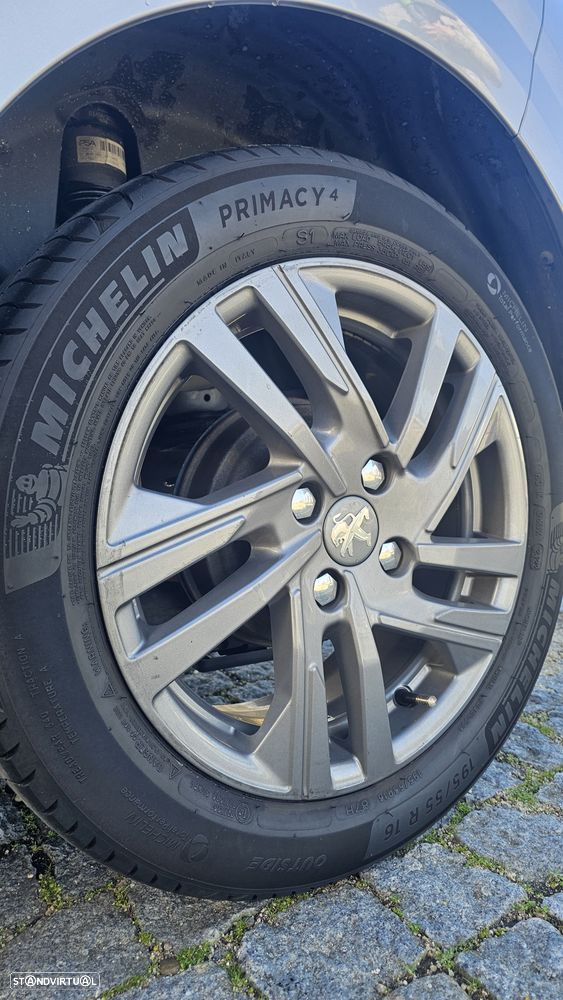 Peugeot 208 1.2 PureTech Active Pack - 14