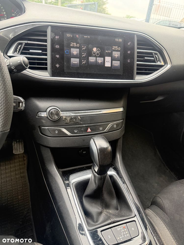 Peugeot 308 BlueHDi 120 EAT6 Stop & Start Allure - 11