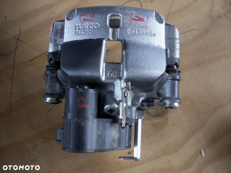 Iveco Daily 35C prawy zacisk elektryczny 2019rok 500086433 - 1