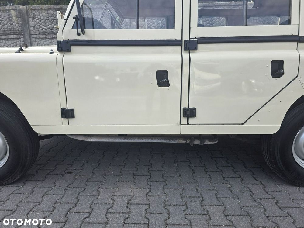 Land Rover Defender - 16