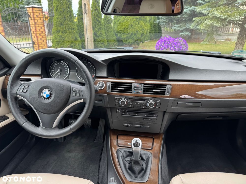 BMW Seria 3 320i Edition Exclusive - 13