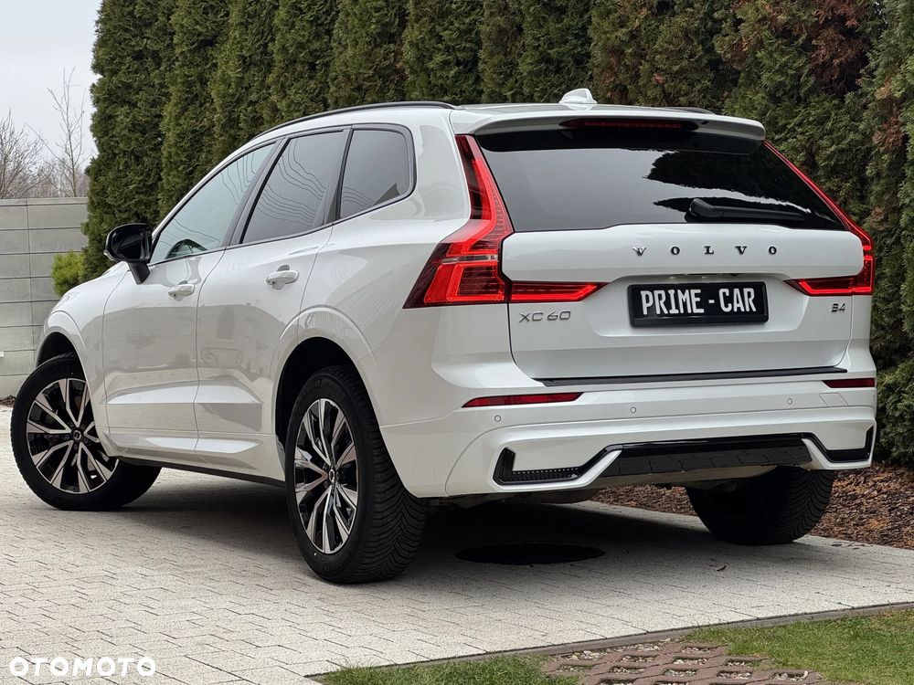 Volvo XC 60 B4 D Plus Dark - 6