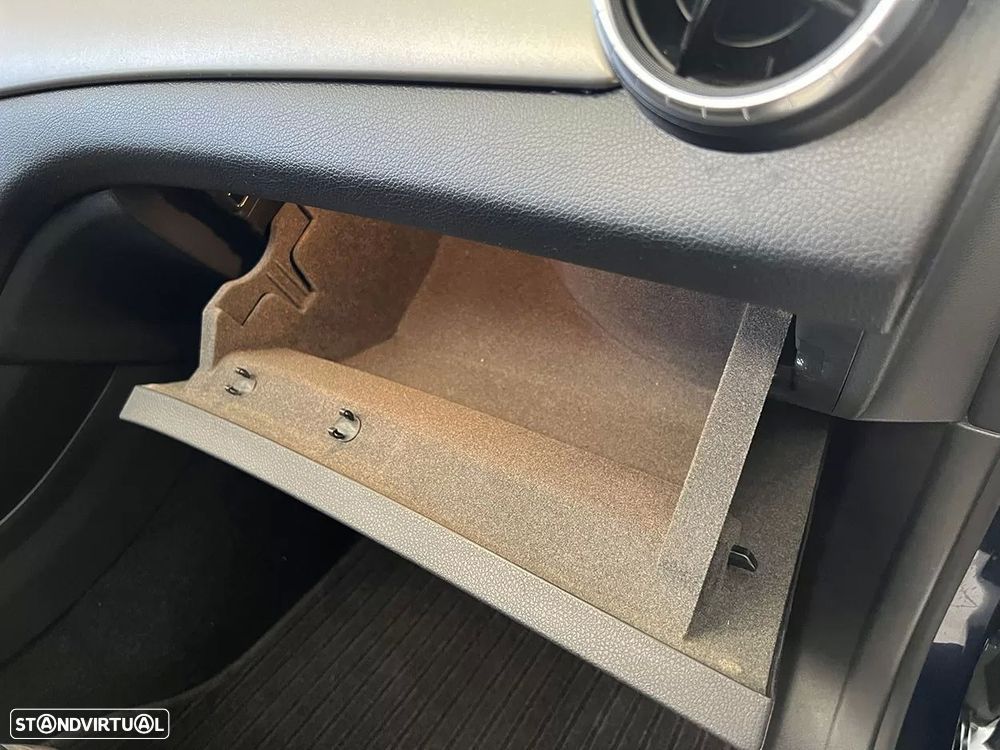 Mercedes-Benz CLA 180 d Shooting Brake Urban - 19