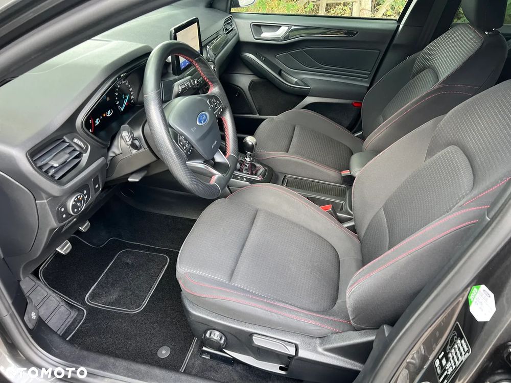 Ford Focus 1.0 EcoBoost STart-Stopp-System ST-LINE X - 20